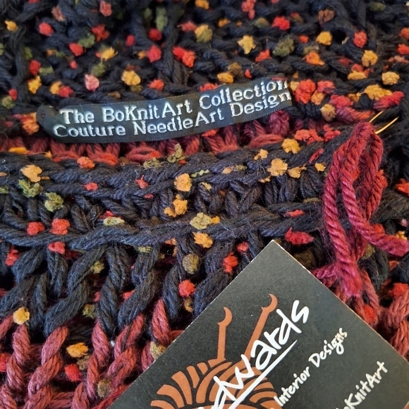 NWT One-Of-A-Kind Knitted Hooded Cold Shoulder Sleeveless Sweater With Fringe - Picture 9 of 9